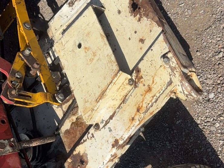interntional-184-2wd-tractor-image-10
