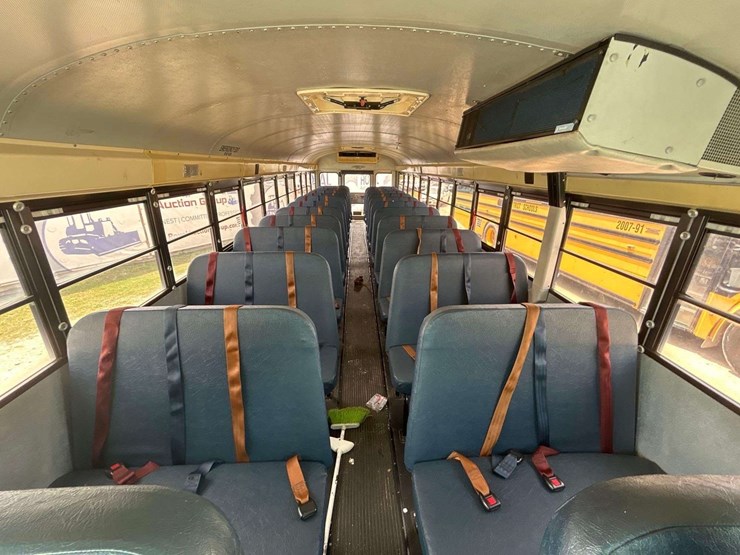 2004-ic-corporation-3000ic-school-bus-image-18