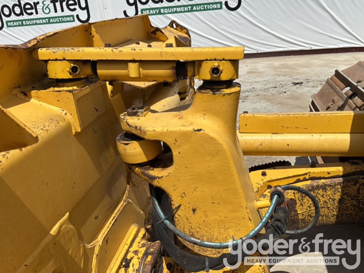 2016-komatsu-d61px-24-image-20