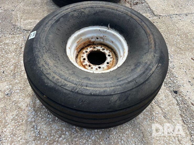 firestone-flotation-tires-(jn2728)-image-2