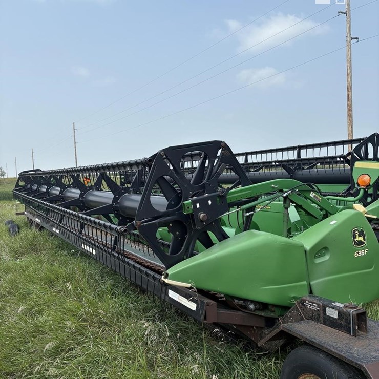 2010 JOHN DEERE 635F