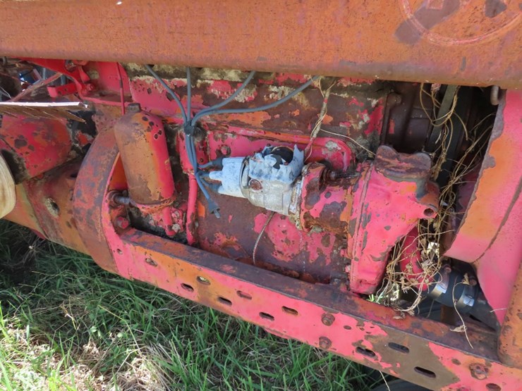 1943-farmall-m-tractor-image-4
