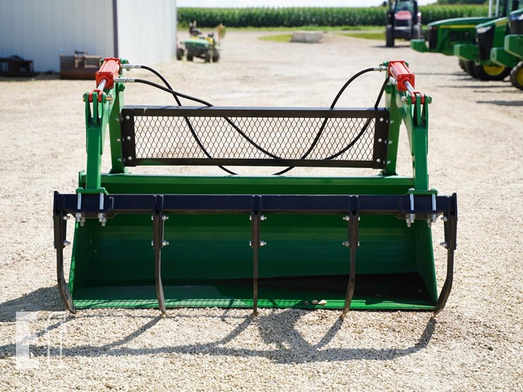 2025-john-deere-640-image-2