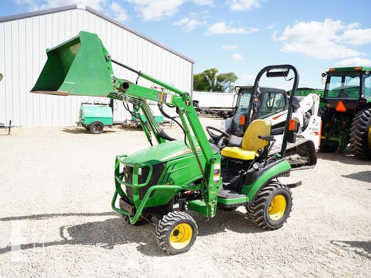 2018-john-deere-1025r-image-26