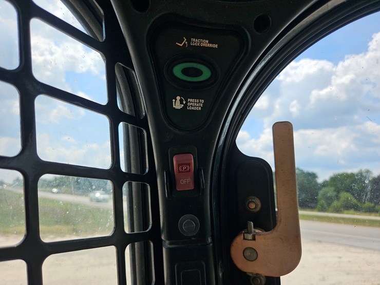 2019-bobcat-t870-image-47