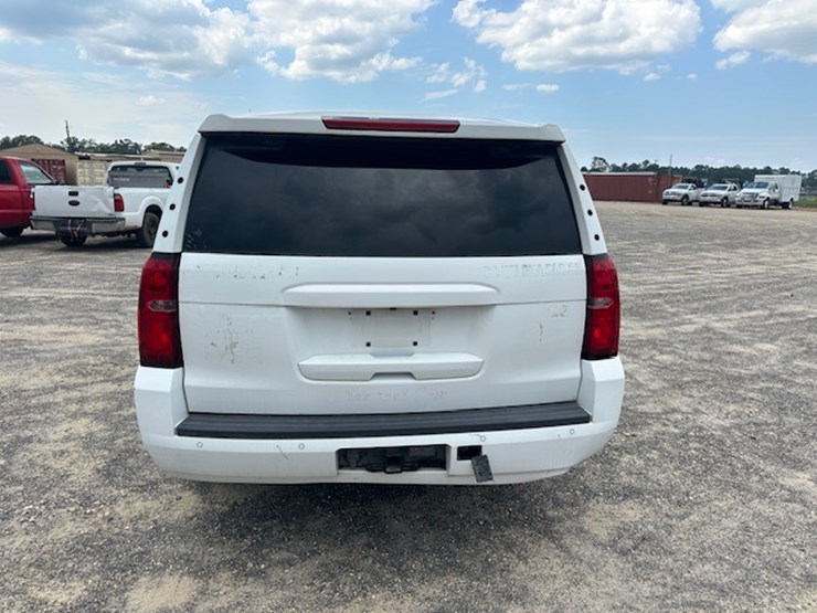2015-chevrolet-tahoe-image-8