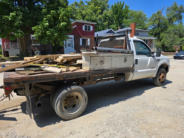 2004-ford-f550-image-23