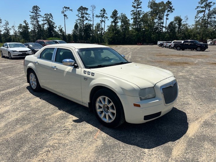 #23051-•-2007-chrysler-300-image-2
