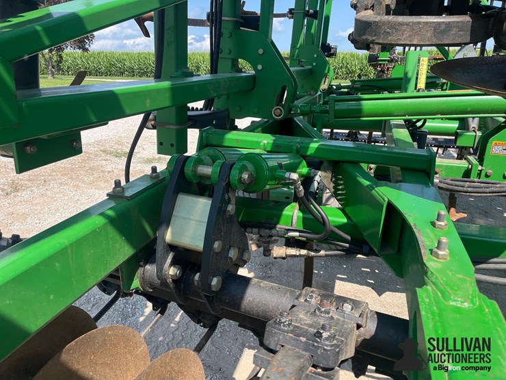 john-deere-2310-image-11