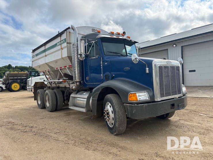 1998-peterbilt-385-image-21