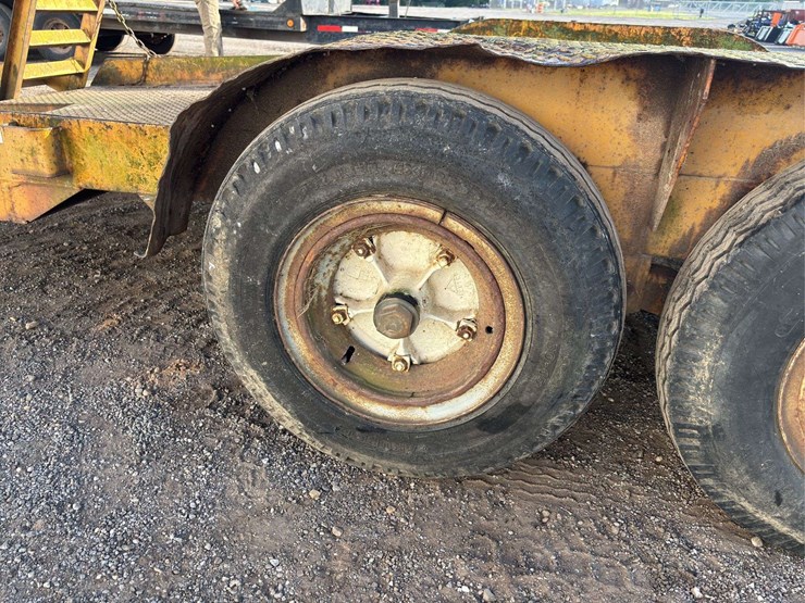 22'-equipment-trailer-image-12