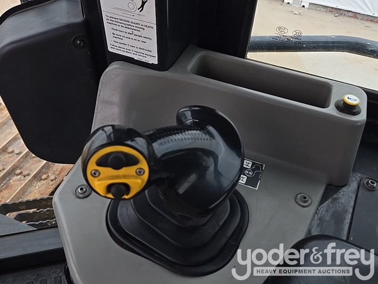 2020-komatsu-d61px-24-image-58
