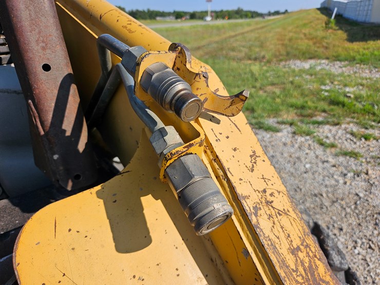 2004-caterpillar-236b-image-46