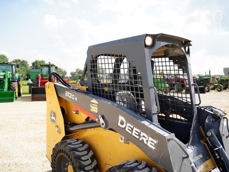 2018-deere-312gr-image-15