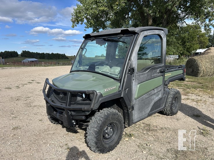 2018-john-deere-gator-xuv-835r-image-1
