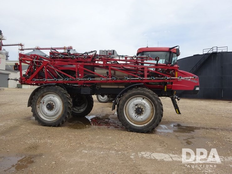 2011-case-ih-patriot-4420-image-14