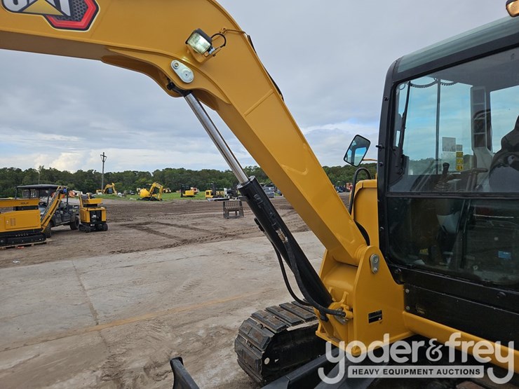 2021-caterpillar-305.5-image-19