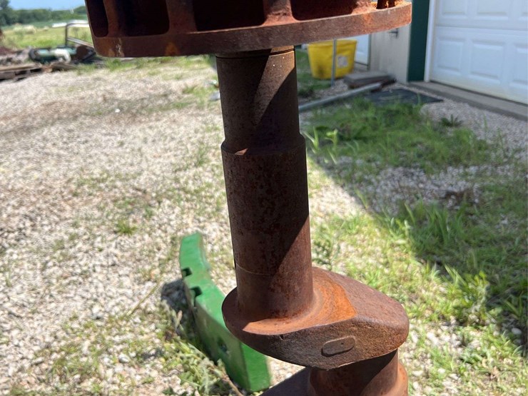 john-deere-model-g-crankshaft-and-flywheel-image-9