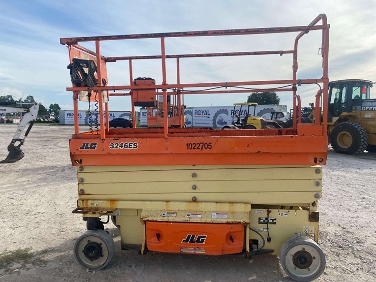 2018-jlg-3246es-image-19