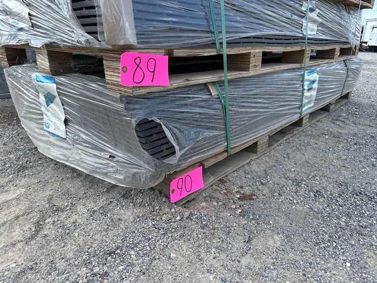 (15)-unused-4'x8'-rubber-mats-image-1