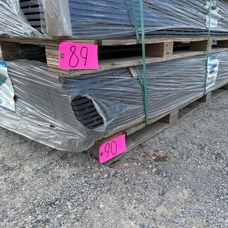 (15) UNUSED 4'x8' Rubber Mats