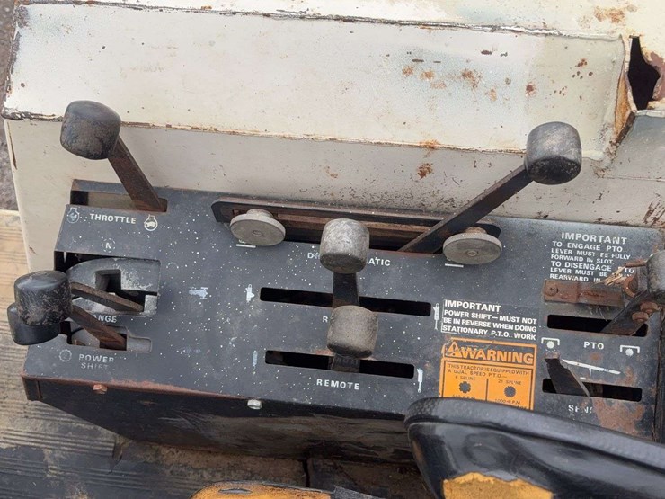 1977-case-970-2wd-tractor-image-30