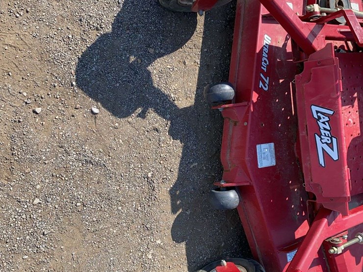exmark-lazer-zero-turn-mower-image-12