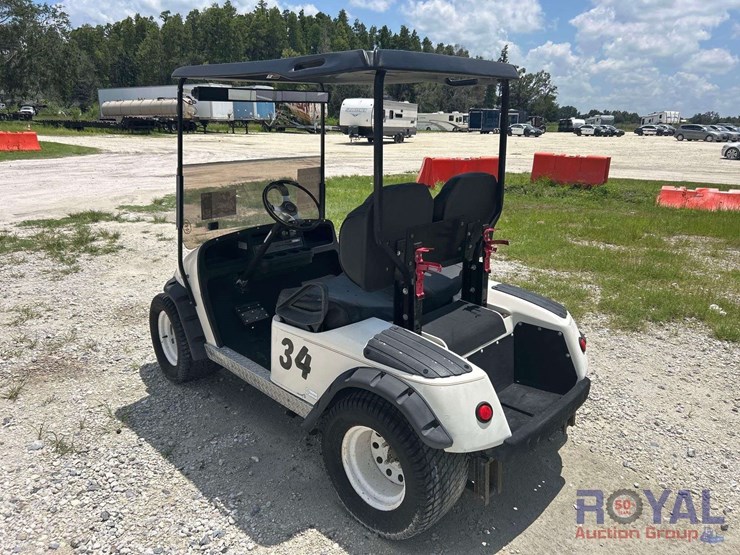ez-go-textron-electric-golf-cart-image-4