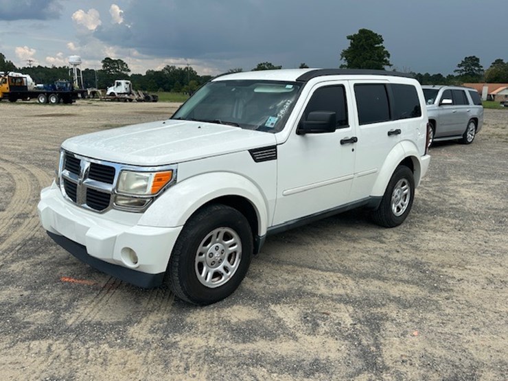 2010-dodge-nitro-image-1