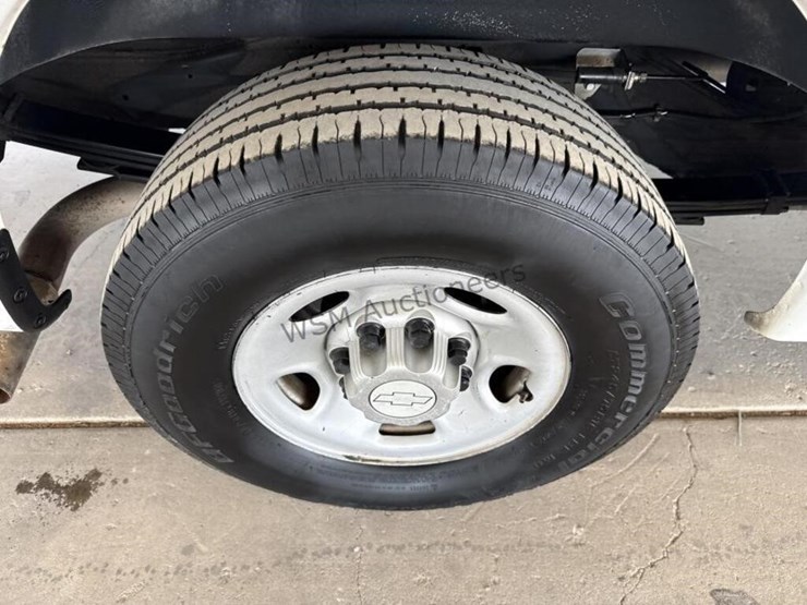 2014-chevrolet-express-2500-image-8