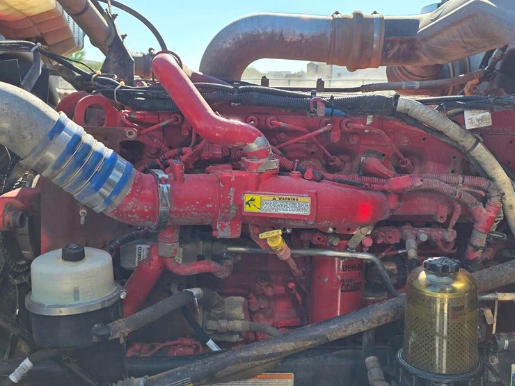 2009-peterbilt-389-image-13