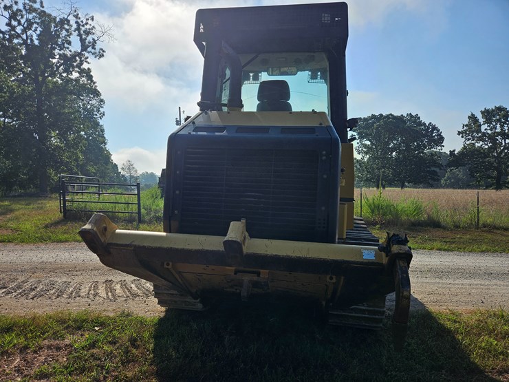 2014-caterpillar-953d-image-17
