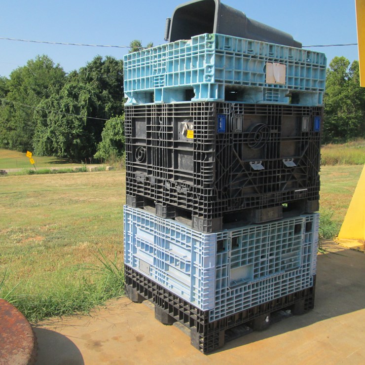 #84 • #26817 • Lot of (3) Plastic Totes
