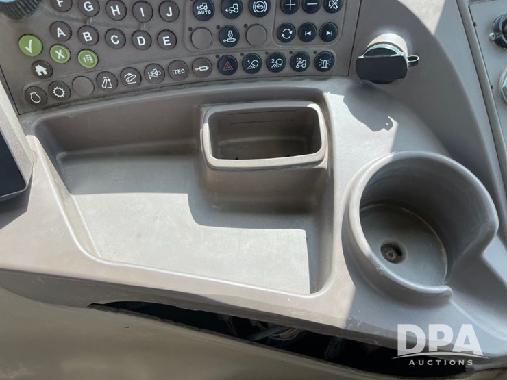 2014-john-deere-6140r-image-57