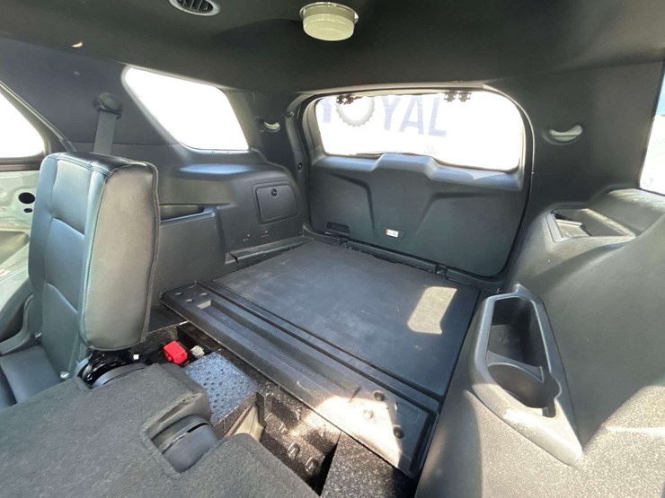 2017-ford-explorer-image-22