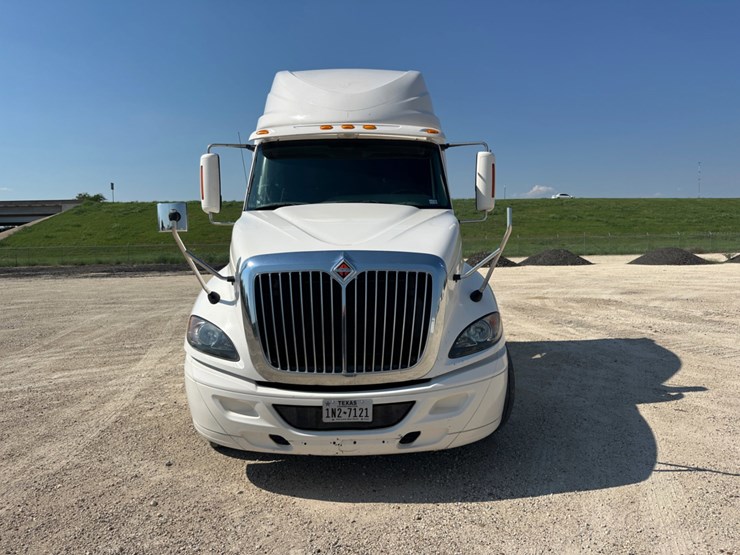 international-prostar-image-2
