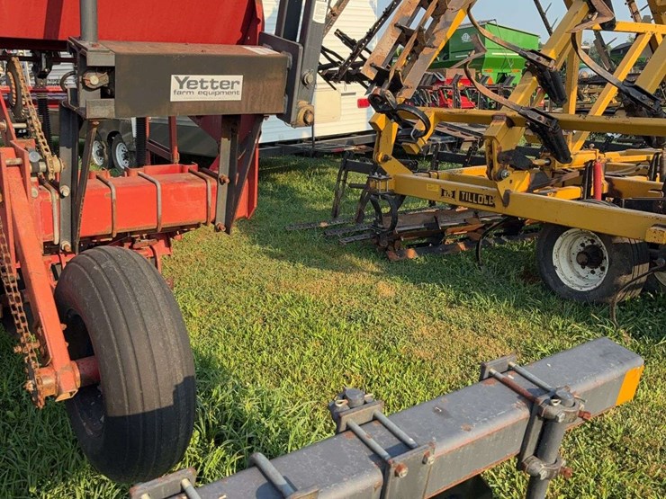 case-5400-drill,-20ft,-soybean-special,-yetter-no-till,-with-markers-image-4