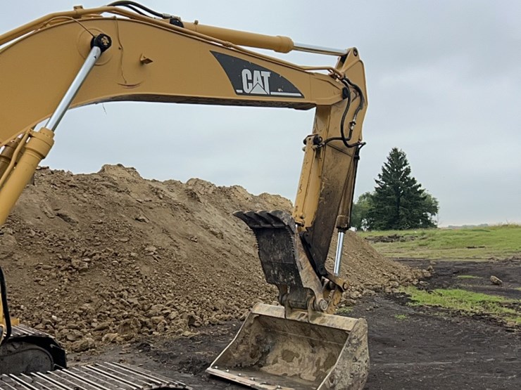 caterpillar-320-image-9