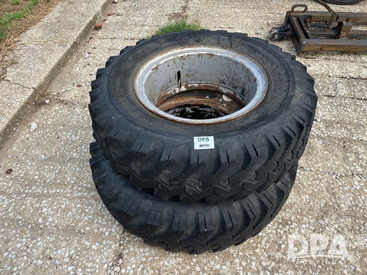 truck-tires-(jn2731)-image-1
