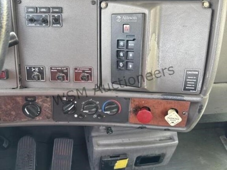 2006-kenworth-t300-image-21
