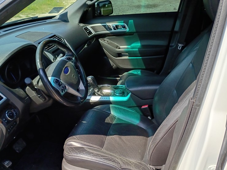 2013-ford-explorer-image-87