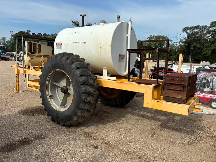 #79681-•-portable-fuel/lube-wagon-image-2