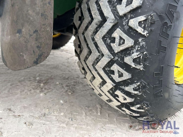 2017-john-deere-gator-image-15