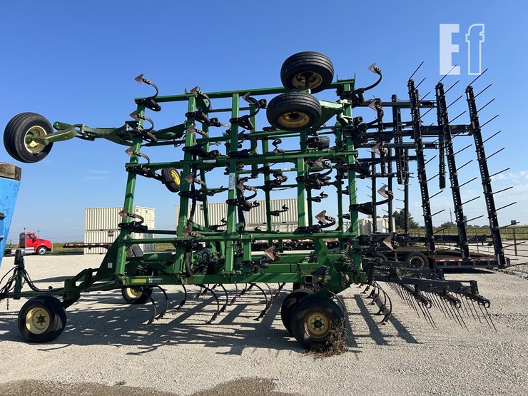 2004-john-deere-2210-image-8