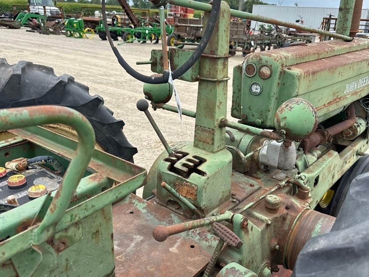 john-deere-b-image-8
