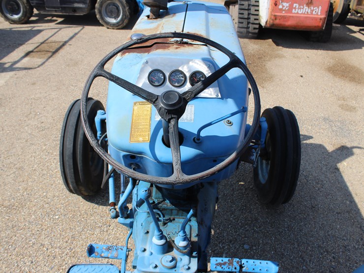 ford-tractor-image-8
