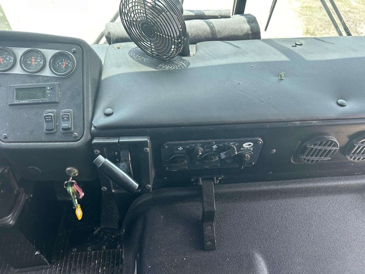 2001-blue-bird-commercial-portable-office-bus-image-13