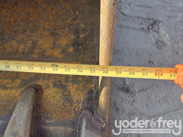 2022-deere-130g-image-12
