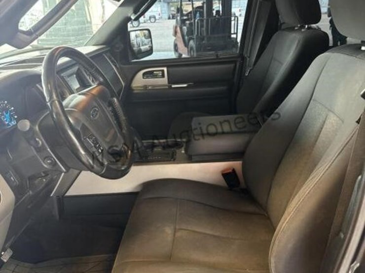 2015-ford-expedition-image-21