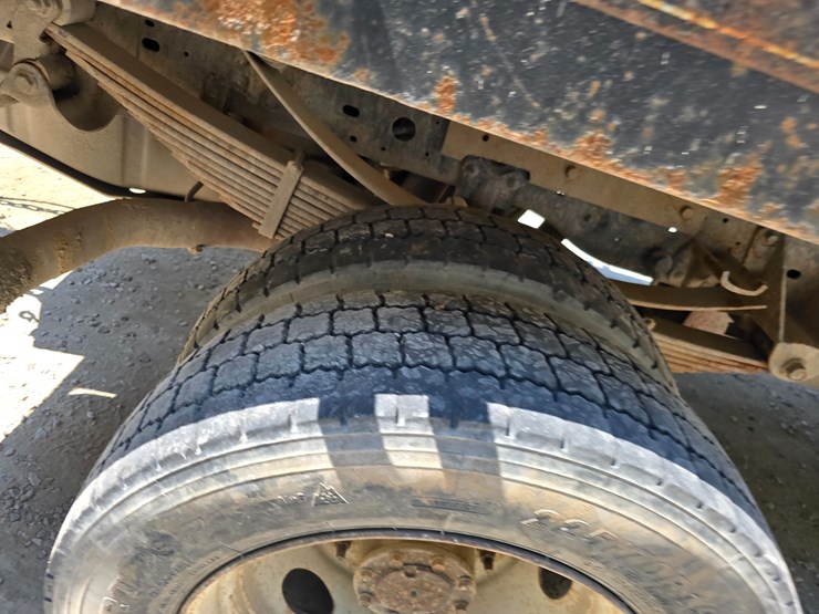 2004-ford-f550-image-57